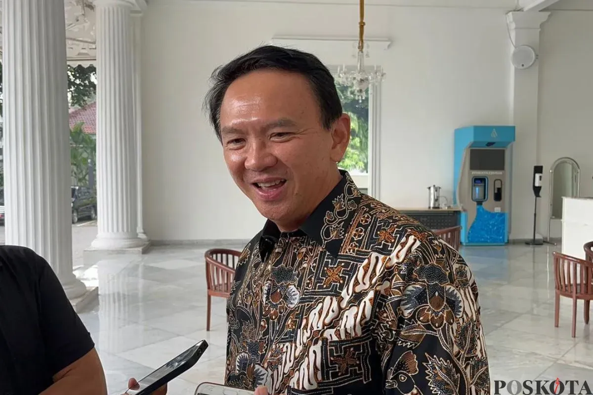 Mantan Gubernur Jakarta, Basuki Tjahaja Purnama alias Ahok di Balai Kota Jakarta, Rabu, 21 Mei 2025. (Sumber: Poskota/M. Tegar Jihad)