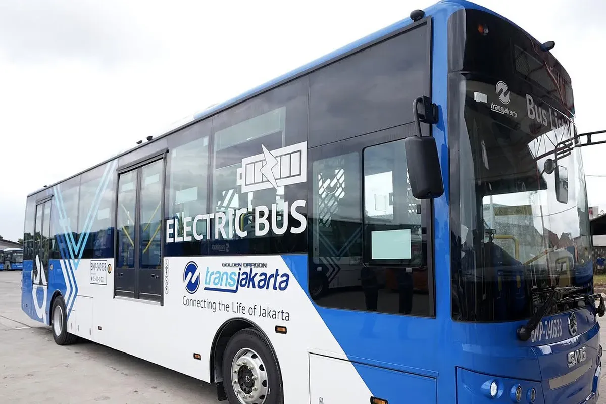 Bus TransJabodetabek (Sumber: Jakarta.go.id)