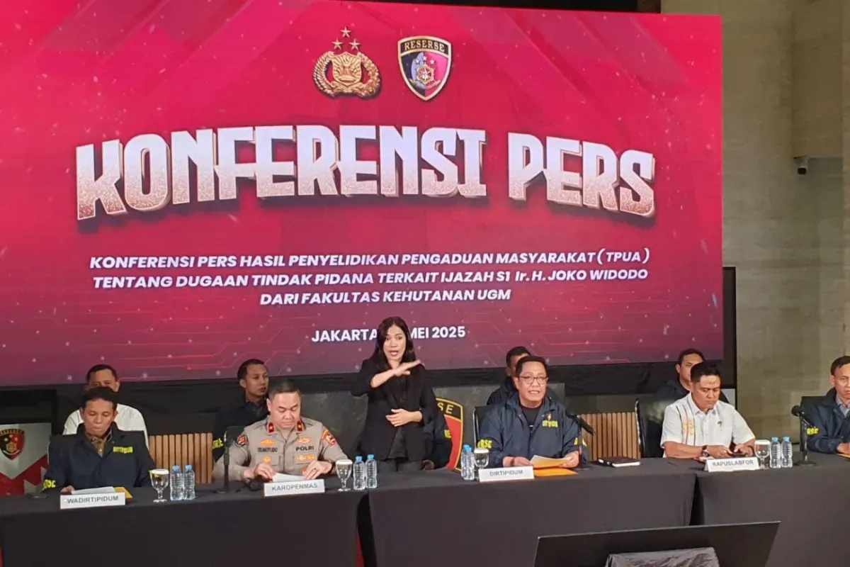 Potret pihak kepolisian resmi menghentikan penyidikan terkait kasus dugaan ijazah palsu Jokowi. (Sumber: Humas Polri)