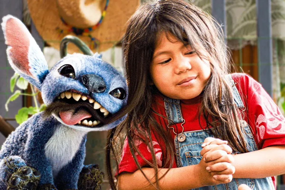 Lilo and Stitch (2025) merupakan adaptasi dari film animasi Disney dengan judul serupa yang rilis 2002. (Sumber: Disney)
