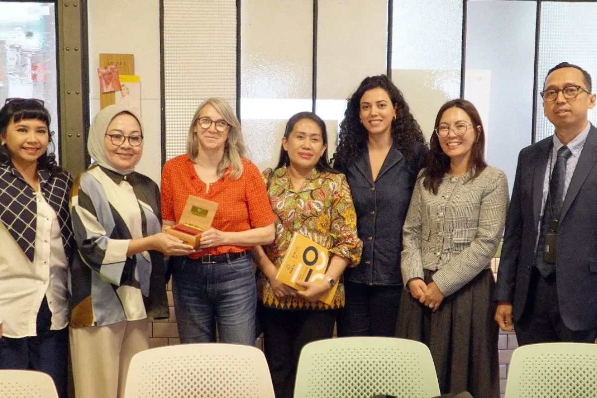 Delegasi Jakarta dalam pertemuan strategis dengan L’incubateur Les Ateliers de Paris, mitra utama penyelenggara Paris Fashion Week dari pihak pemerintah kota Paris. (Sumber: Dok. Dinas PPKUKM)