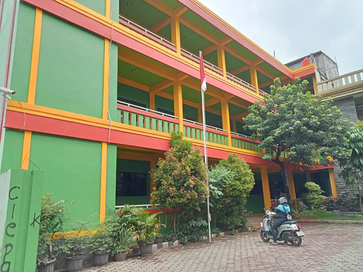 Suasana SMP Islam Ibnu Hajar di Kota Bekasi. (Sumber: Dok. Istimewa)