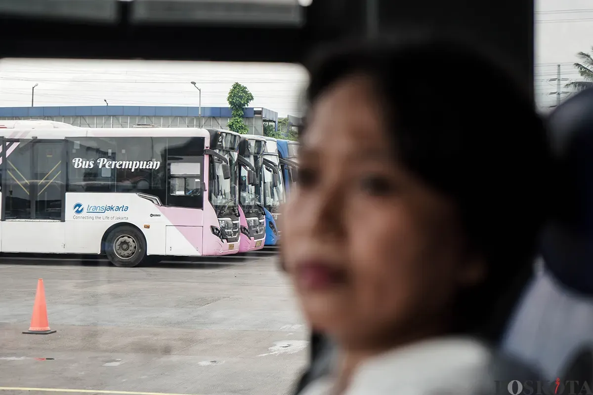 Calon Pramudi (sopir) mengikuti proses seleksi menjadi pramudi di Pool Transjakarta, Cawang, Jakarta Timur, Jumat, 23 Mei 2025. (Sumber: Poskota/Bilal Nugraha Ginanjar)