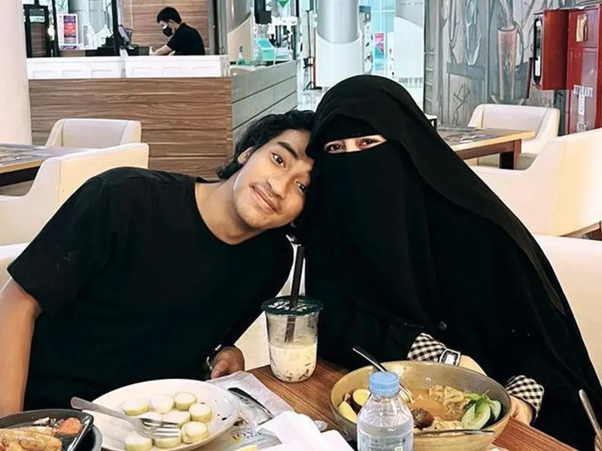 Umi Pipik dan Abidzar (Sumber: Instagram/@_ummi_pipik_)