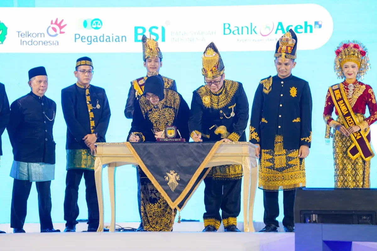 Pemprov Jakarta dan Pemkot Banda Aceh melakukan penandatanganan MoU kolaborasi transformasi digital.