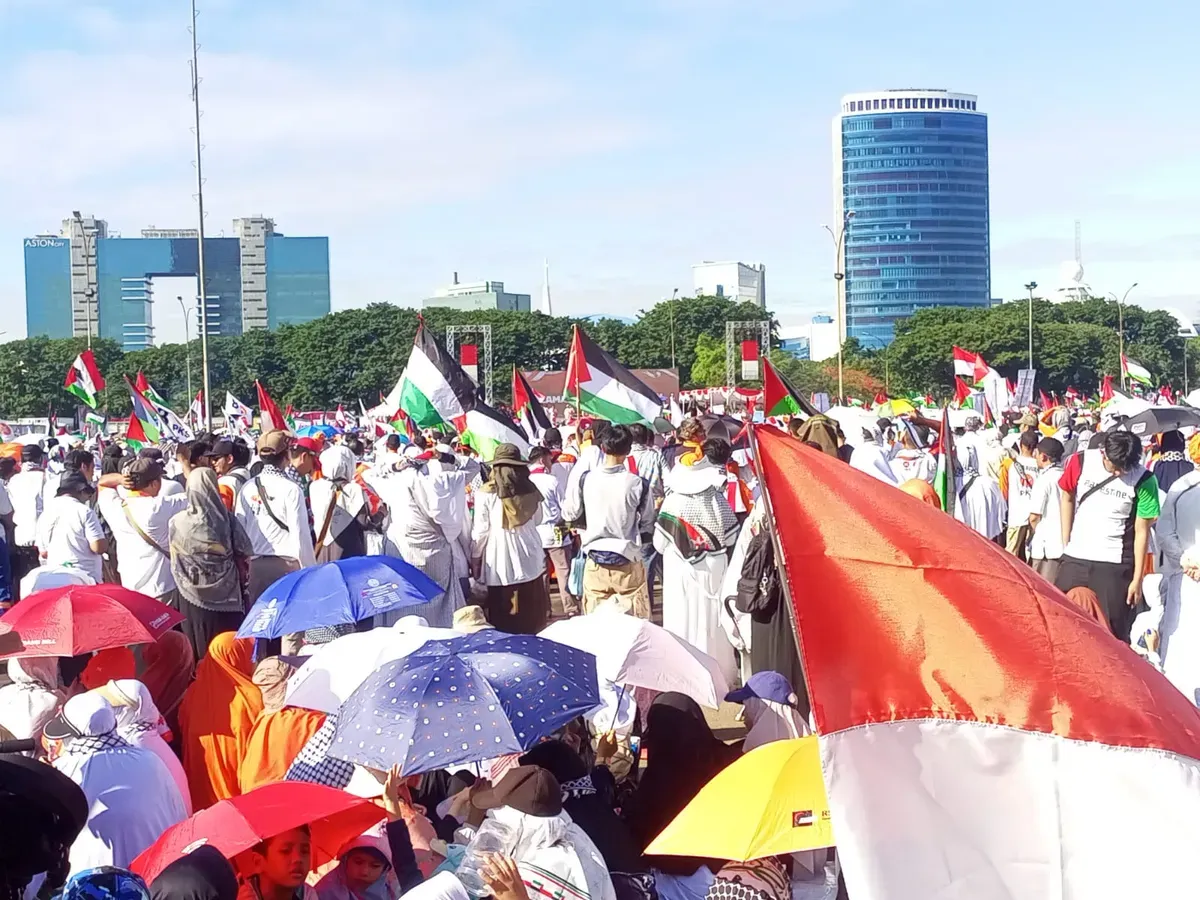 Massa menggelar aksi damai bela Palestina di Jakarta Pusat, Sabtu, 24 Mei 2025, pagi. (Sumber: Humas Polres Metro Jakarta Pusat)