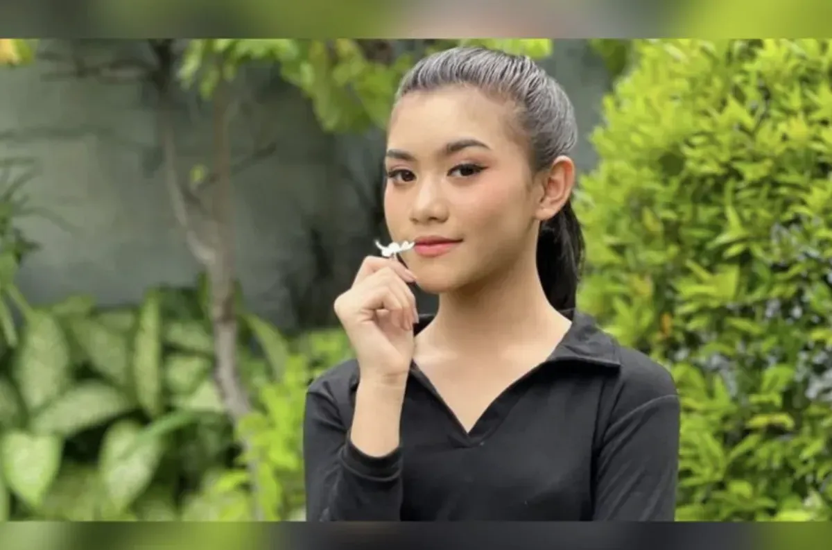 Sridevi DA 5 bersama kekasihnya Alip Wibowo, yang pertama kali mengungkap kabar perpisahan Sridevi dari peran Adara di sinetron Magic 5. (Sumber: INSTAGRAM/@DA5_SRIDEVI03)