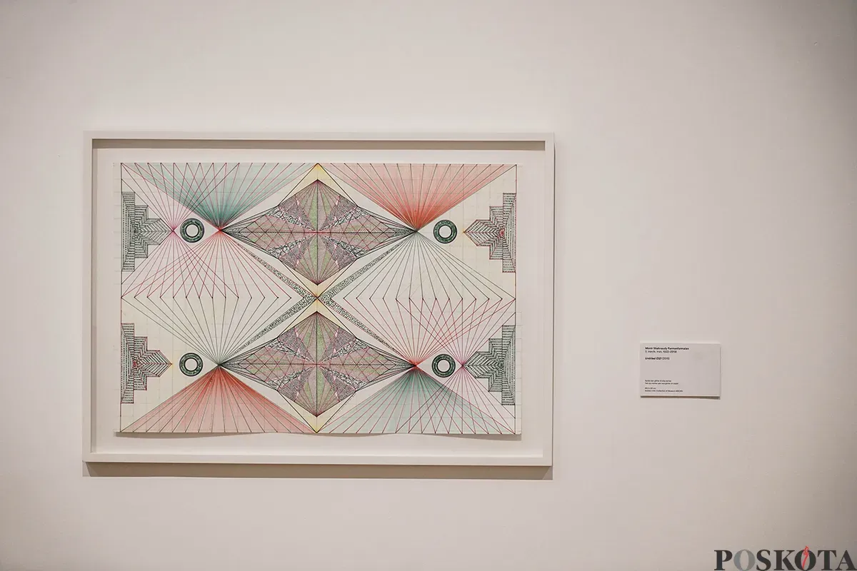 Pengunjung melihat karya pada Pameran The Synchronous Window di Museum Macan, Jakarta, Minggu, 25 Mei 2025. (Sumber: Poskota/Bilal Nugraha Ginanjar)