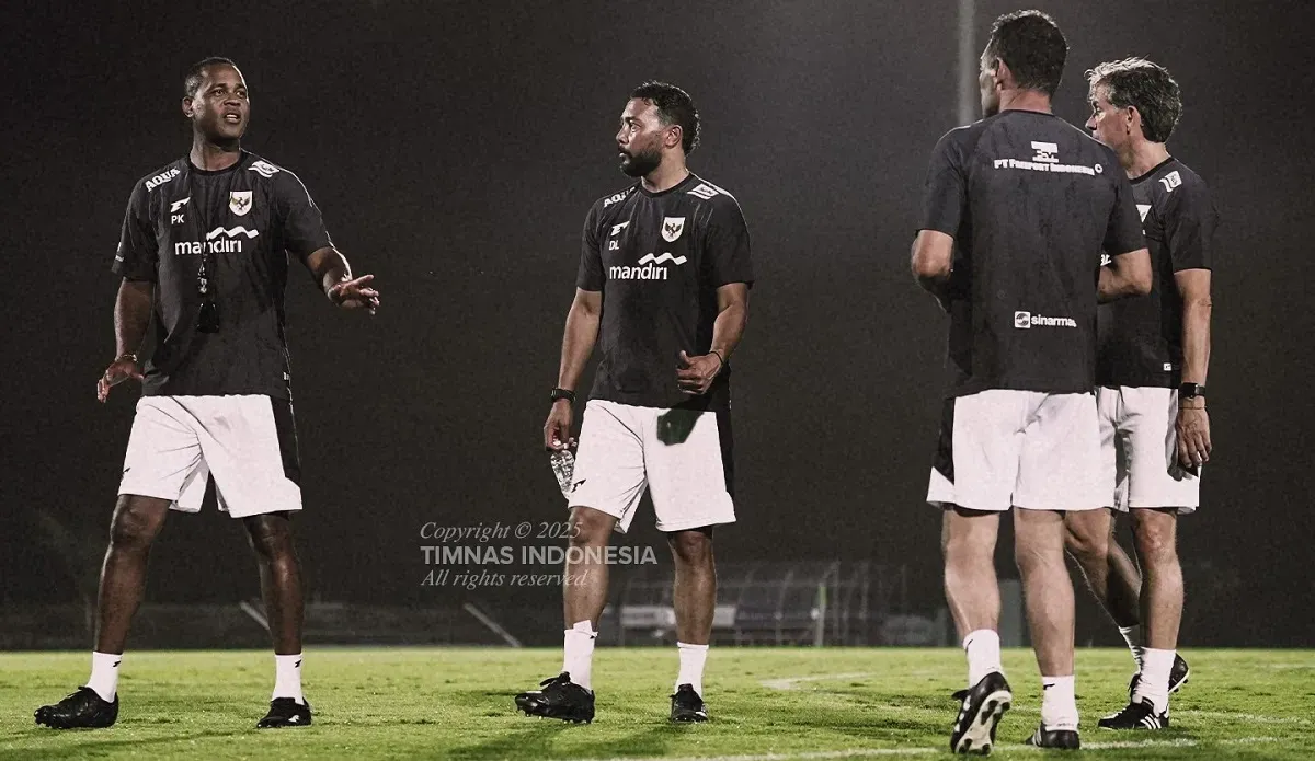 Patrick Kluivert pimpin sesi pemusatan latihan perdana Timnas Indonesia di Bali United Training Center, Gianyar, pada Senin 26 Mei 2025. (Foto: kitagaruda.id)