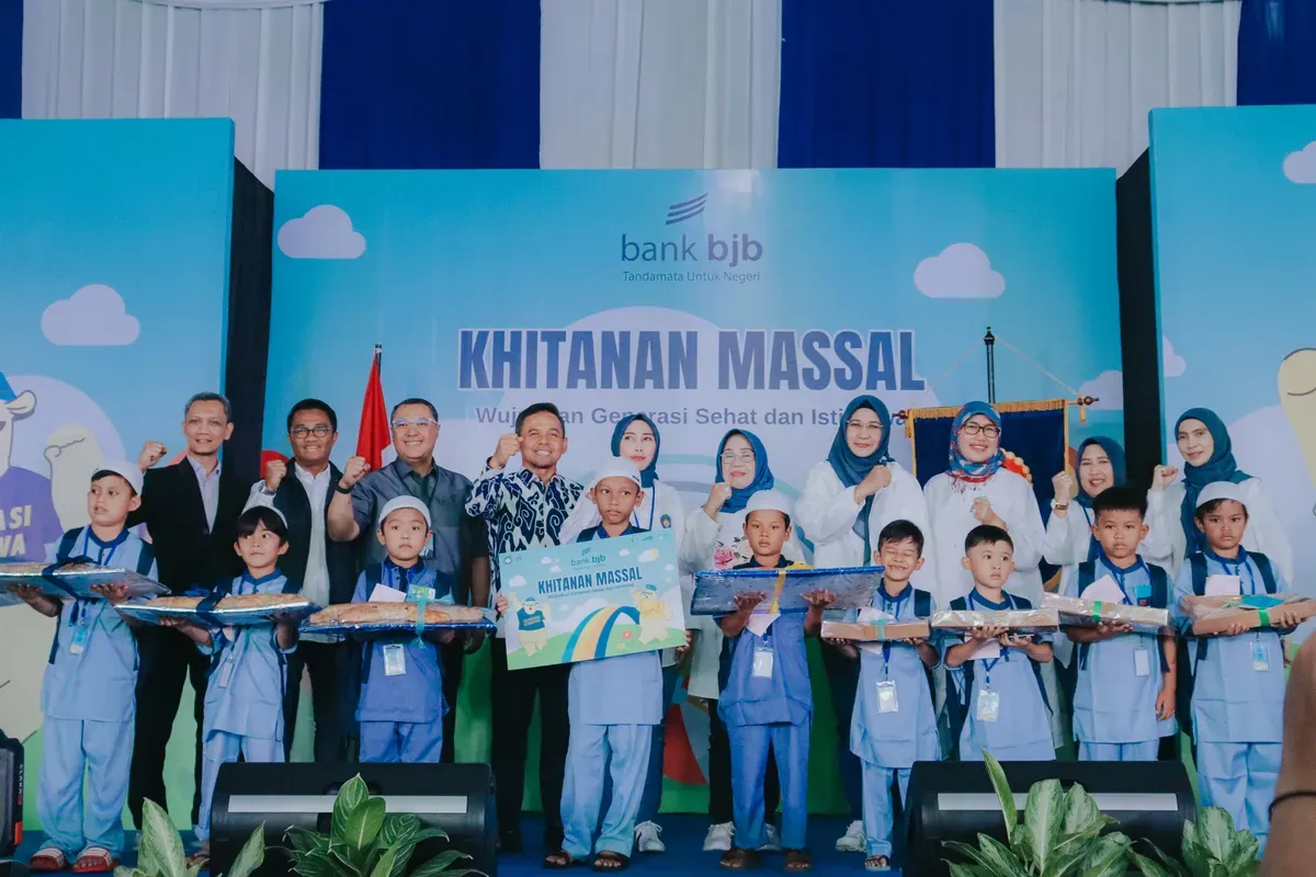 Sunatan massal bank bjb (Foto: dok bank bjb)