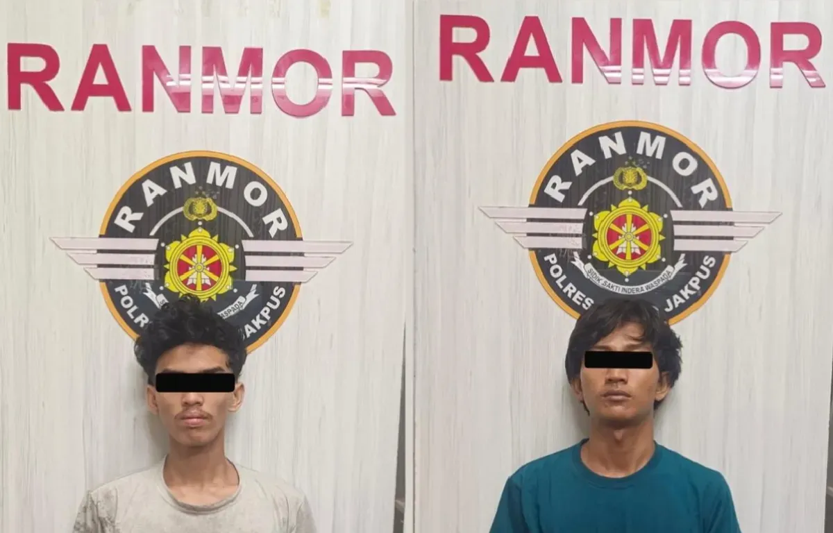 Tim Buser Presisi Unit VI Ranmor Satreskrim Polres Metro Jakarta Pusat menangkap dua pelaku jambret sadis berinisial RO 26 tahun dan DWP 23 tahun. (Sumber: Polres Metro Jakarta Pusat)