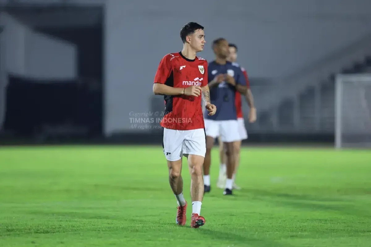 Siapa yang bakal menggantikan posisi Eliano Reijnders di skuad Timnas Indonesia dalam menghadapi laga melawan China dan Jepang? (Foto: kitagaruda.id)
