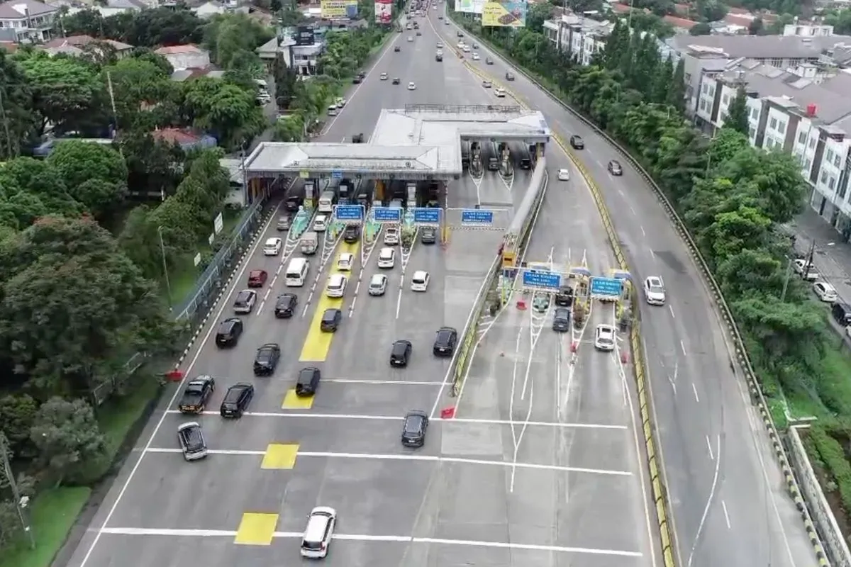 Situasi di Gerbang Tol saat libur panjang Kenaikan Yesus Kristus tahun 2025. (Sumber: Dok. Jasa Marga)