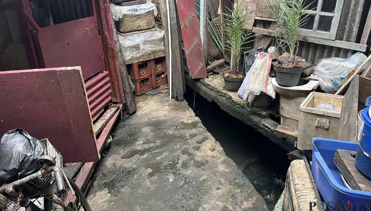 Kondisi permukiman di RW 13, Kelurahan Kemanggisan, Kecamatan Palmerah, Jakarta Barat. (Sumber: POSKOTA | Foto: Pandi Ramedhan)