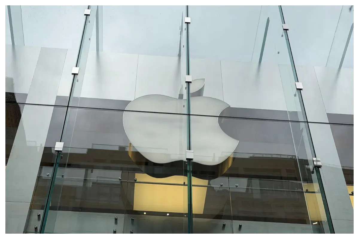 Apple kembali menjadi sorotan global setelah rumor kuat kemunculan iPhone 18 Pro dan iPhone 18 Pro Max. (Sumber: X/@DylanMcD8)