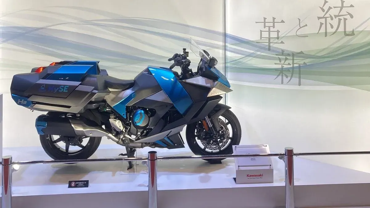 Kawasaki tampil di Japan Mobility Show 2025 dengan motor bertenaga hidrogen berbasis mesin Ninja H2. (Sumber: Dok Kawasaki)