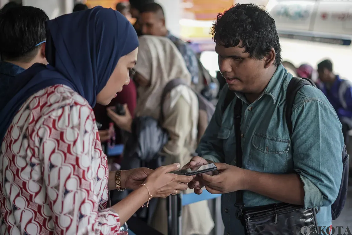 Para penyandang disabilitas mencari peluang kerja di bursa kerja inklusif Taman Ismail Marzuki, Jakarta, Senin, 3 November 2025. (Sumber: Poskota/Bilal Nugraha Ginanjar)