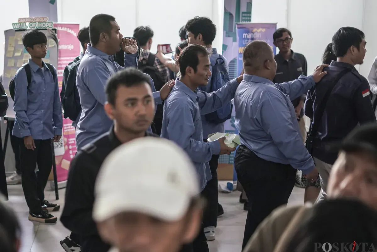 Para penyandang disabilitas mencari peluang kerja di bursa kerja inklusif Taman Ismail Marzuki, Jakarta, Senin, 3 November 2025. (Sumber: Poskota/Bilal Nugraha Ginanjar)