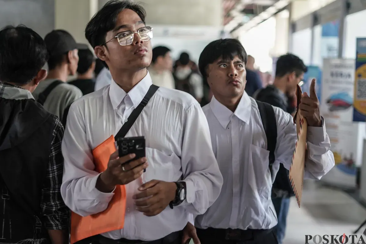 Para penyandang disabilitas mencari peluang kerja di bursa kerja inklusif Taman Ismail Marzuki, Jakarta, Senin, 3 November 2025. (Sumber: Poskota/Bilal Nugraha Ginanjar)