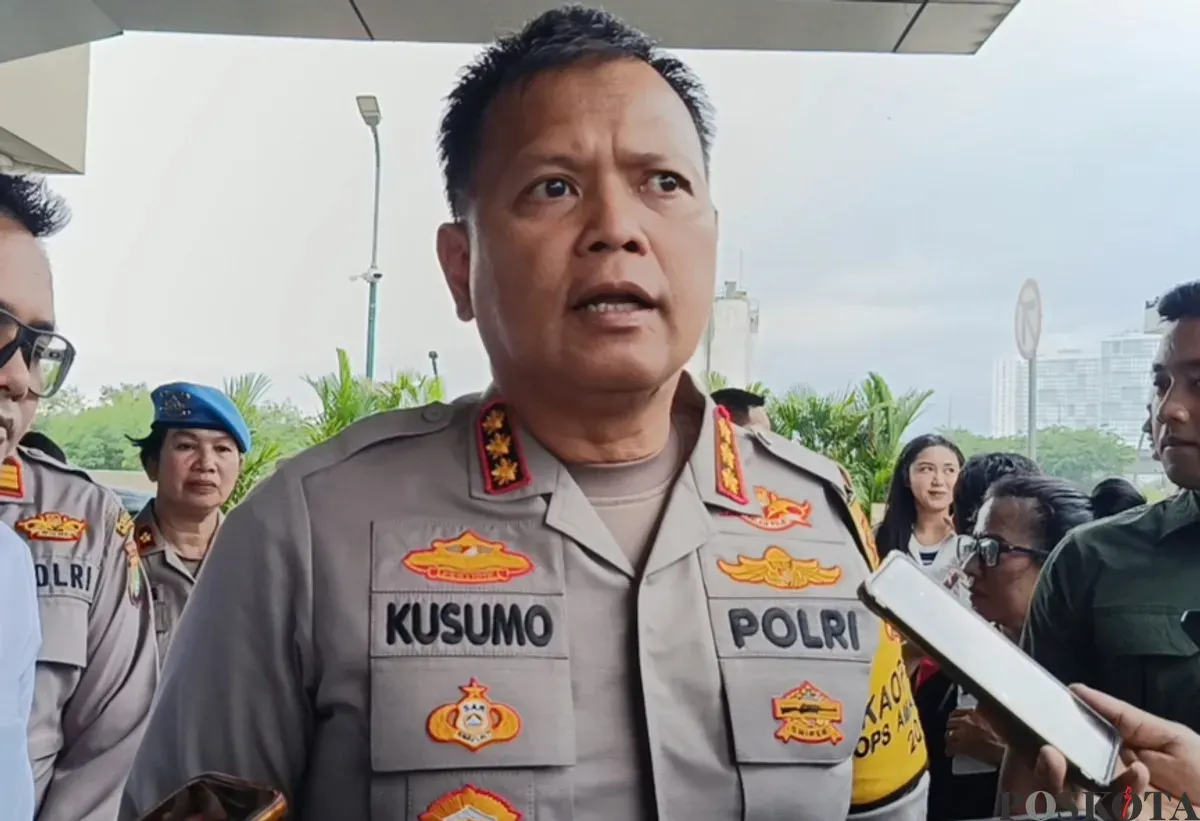 Kapolres Metro Bekasi Kota, Kombes Pol Kusumo Wahyu Bintoro pastikan pihaknya akan memanggil kepala SPPG di Jatiasih pekan depan atas dugaan kasus pelecehan dan penganiayaan terhadap bawahannya. (Sumber: Poskota/Nurpini Aulia Rapika)