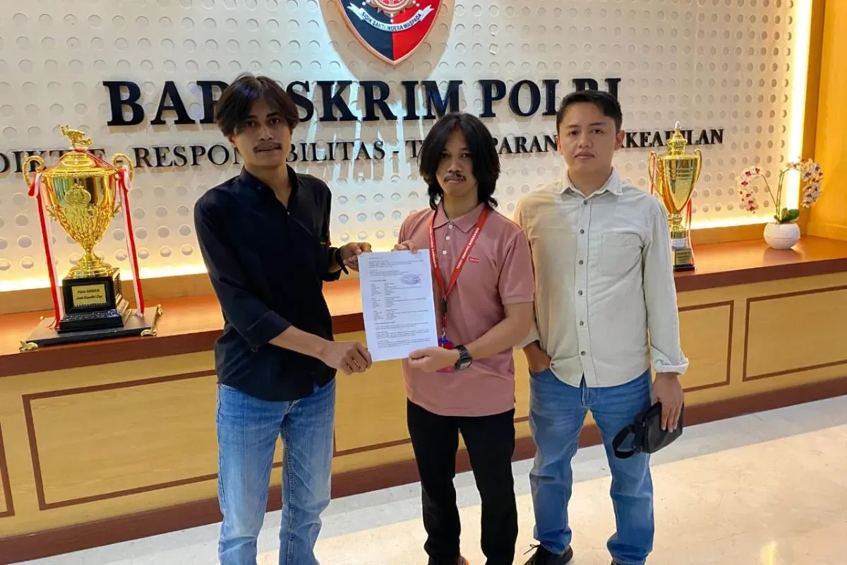 Aliansi Pemuda Toraja melaporkan Pandji Pragiwaksono ke Bareskrim Polri atas dugaan rasis penghinaan dan ujaran SARA. (Sumber: Dok. Pelapor)