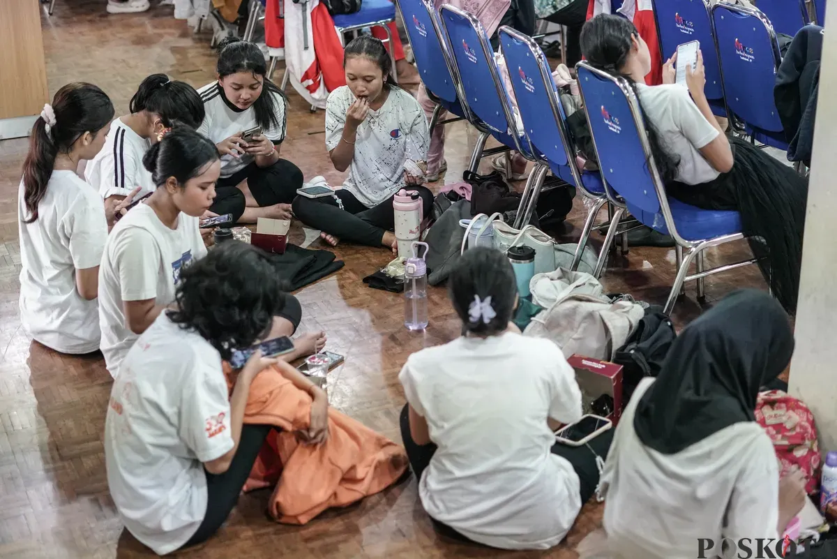 Siswa Sekolah Luar Biasa (SLB) mengikuti pelatihan seni tari tradisional di Pusat Pelatihan Seni Budaya (PPSB) M. Mashabi, Tanah Abang, Jakarta, Selasa, 4 November 2025. (Sumber: Poskota/Bilal Nugraha Ginanjar)