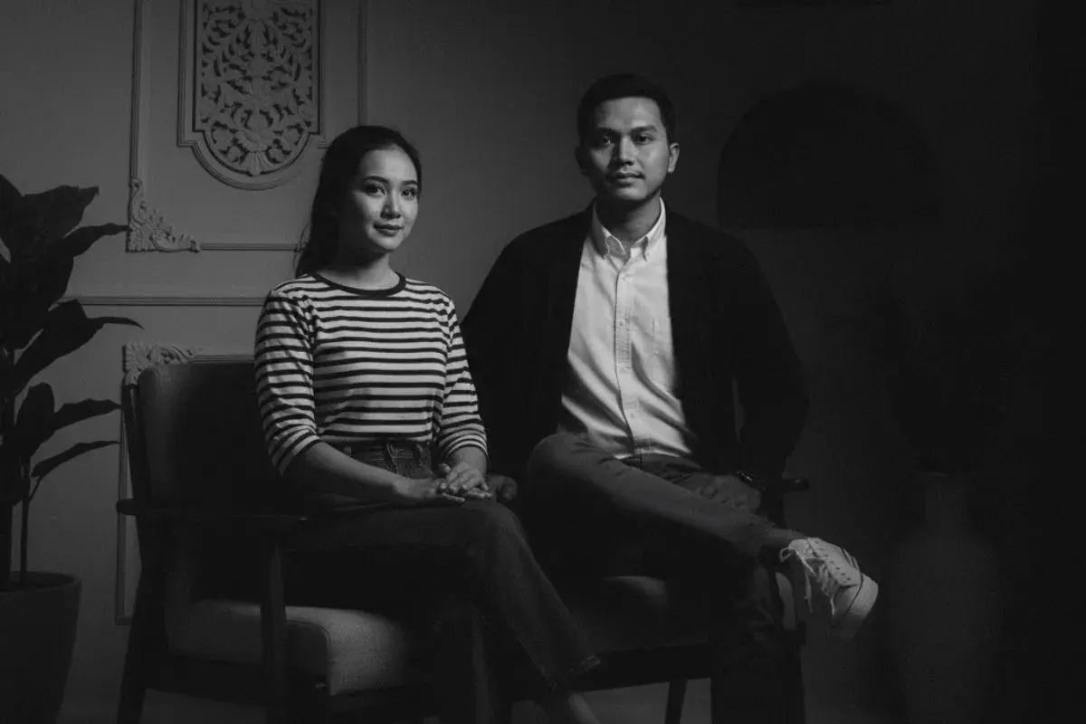 Prompt Gemini AI foto pasangan hitam putih. (Sumber: Istimewa)