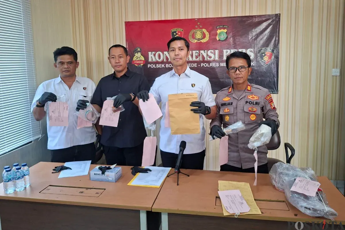 Gelar perkara kasus pembunuhan di Kampung Panjang RT 002/RW 017, Desa Rawa Panjang, Kecamatan Bojonggede, Kabupaten Bogor, Rabu, 5 November 2025. (Sumber: Poskota/Angga Pahlevi)
