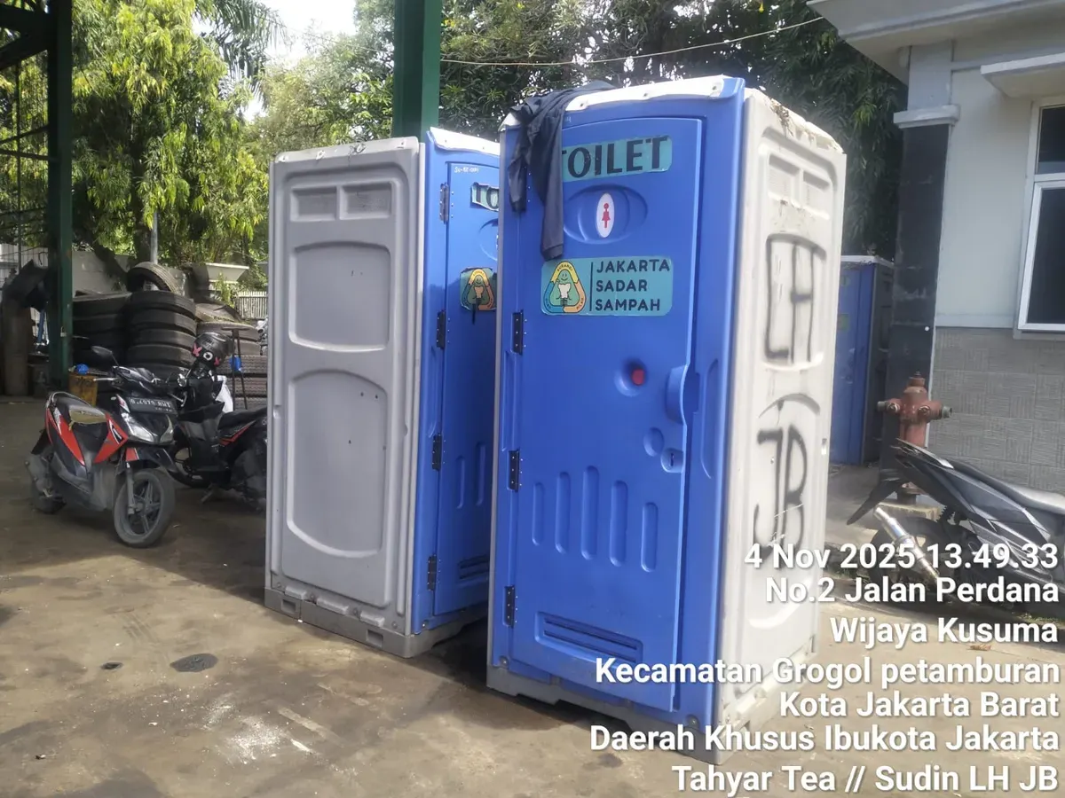 Pemkot Jakbar cek lokasi RT 07 RW 13 Palmerah yang warganya masih BAB di kali. (Sumber: Istimewa)