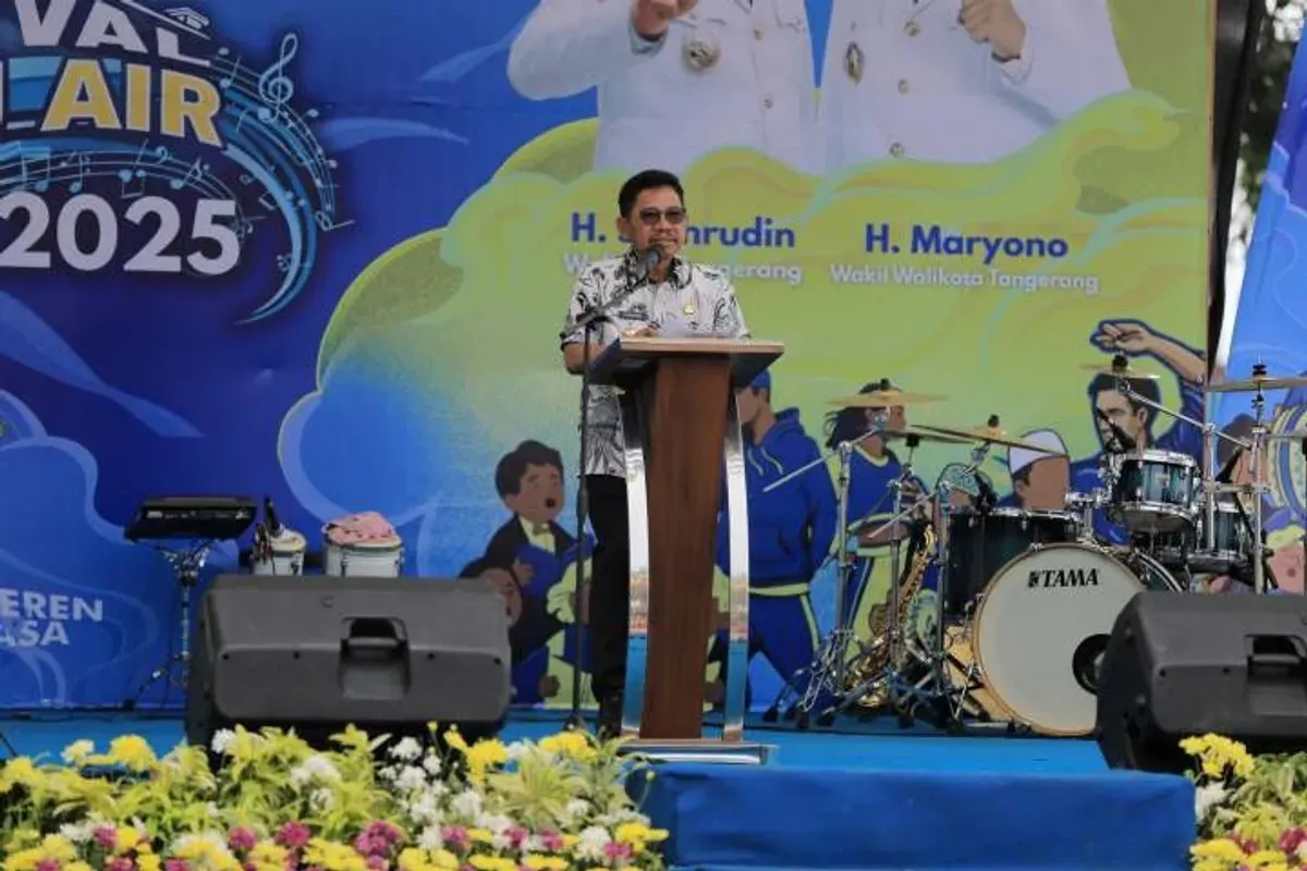 Wali Kota Tangerang, Sachrudin, saat memberikan sambutan dan membuka acara Festival Pintu Air yang Berlangsung di Taman Ecopark. (Sumber: Dok. Prokopim Kota Tangerang)