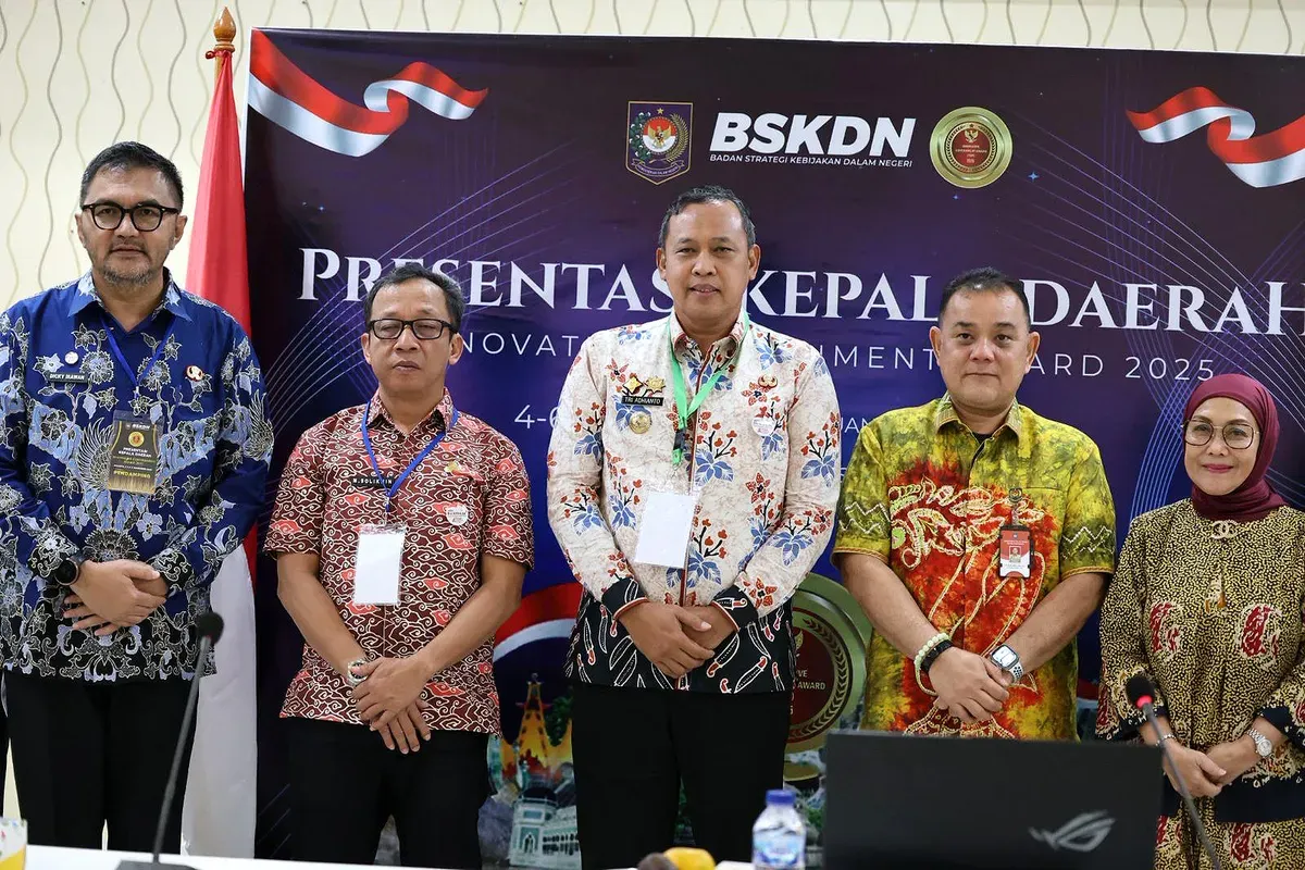 Wali Kota Bekasi, Tri Adhianto, saat menghadiri ajang Innovative Government Award (IGA) 2025 di Kemendagri pada Kamis, 6 November 2025. (Sumber: Dok Humas Pemkot Bekasi)