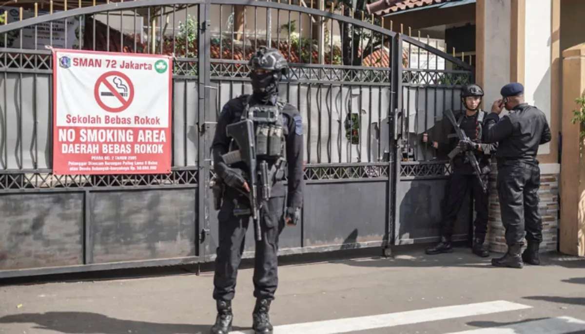 Info terbaru ledakan di SMA Negeri 72 Jakrata Kelapa Gading: 54 orang terluka, penyebab masih diselidiki. Korban menjalani perawatan intensif di RS Islam Cempaka Putih. (Sumber: Poskota/Bilal Nugraha Ginanjar)