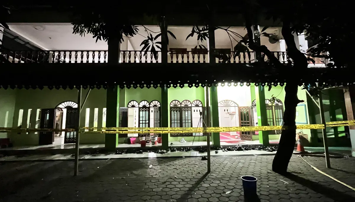 Kondisi masjid tempat ledakan pertama di SMA Negeri 72, Kelapa Gading, Jakarta Utara, Jumat, 7 November 2025. (Sumber: Istimewa)