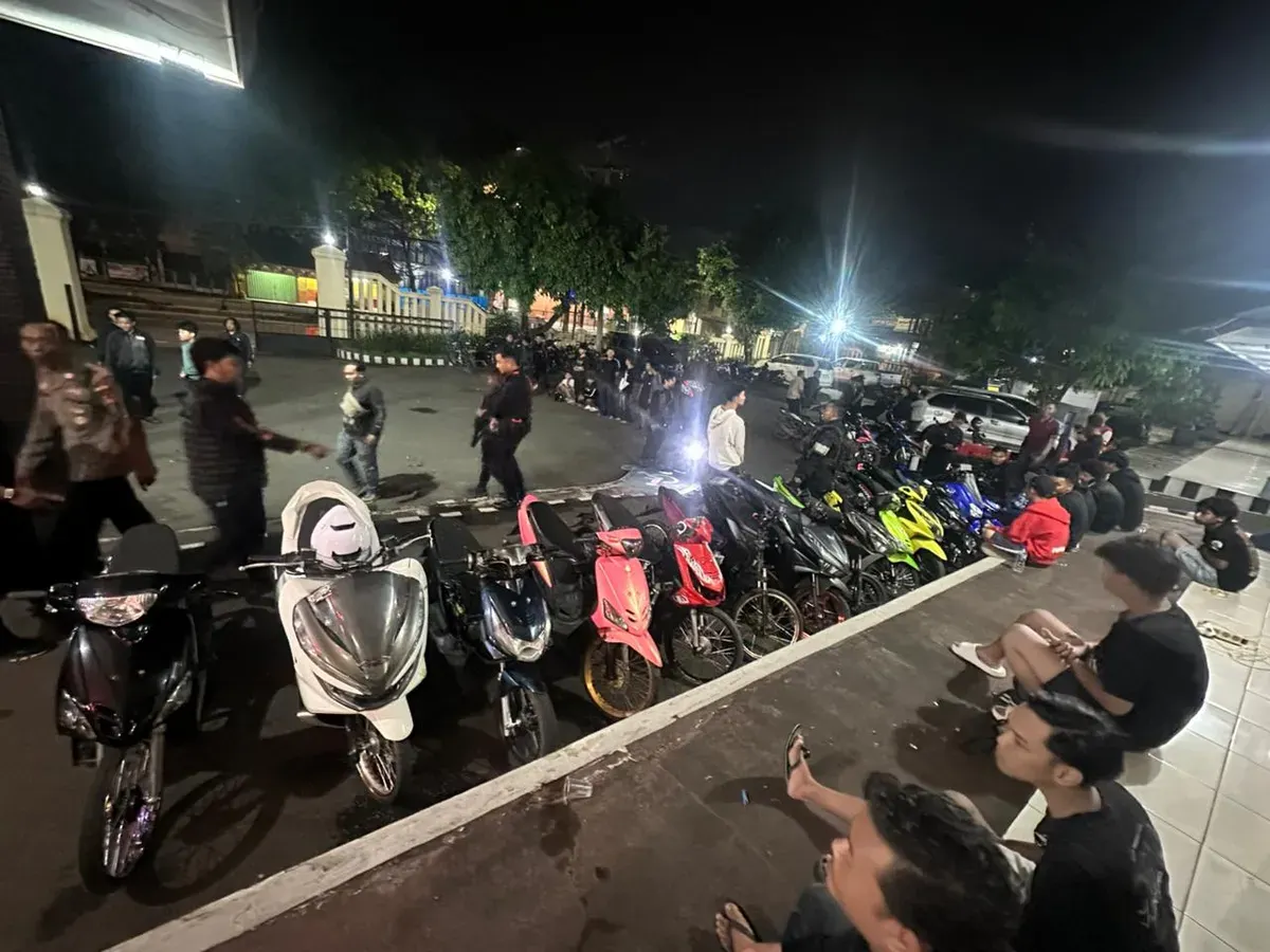 Polsek Cileungsi mengamankan 26 motor dan sejumlah anak di bawah umur yang melakukan balap liar di Jalan Bukaka-Legenda Wisata. (Sumber: Dok Polsek Cileungsi)