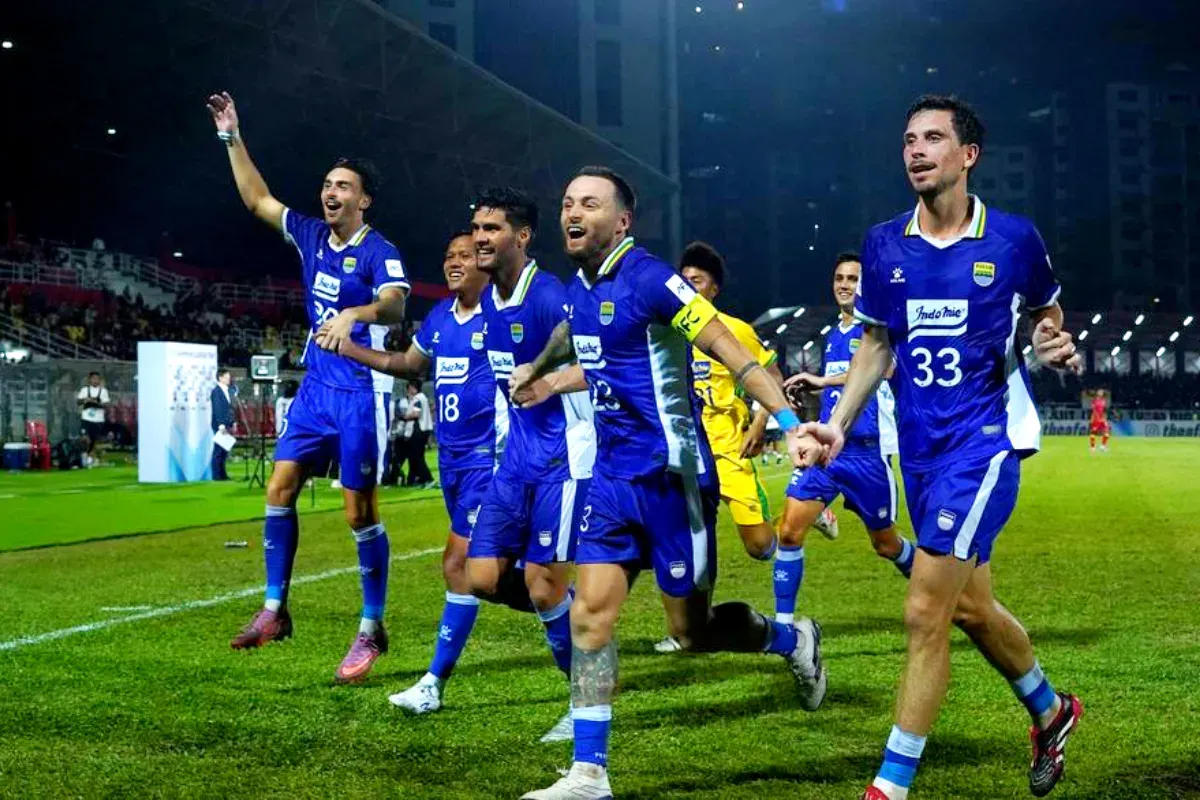 Potret pemain Persib Bandung saat merayakan kemenangan usai mengalahkan Selangor FC di ACL 2. (Sumber: Persib)