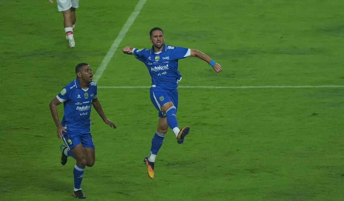 Potret Luciano Guaycochea yang mendapat sanksi dari  Komdis PSSI. (Sumber: Persib)