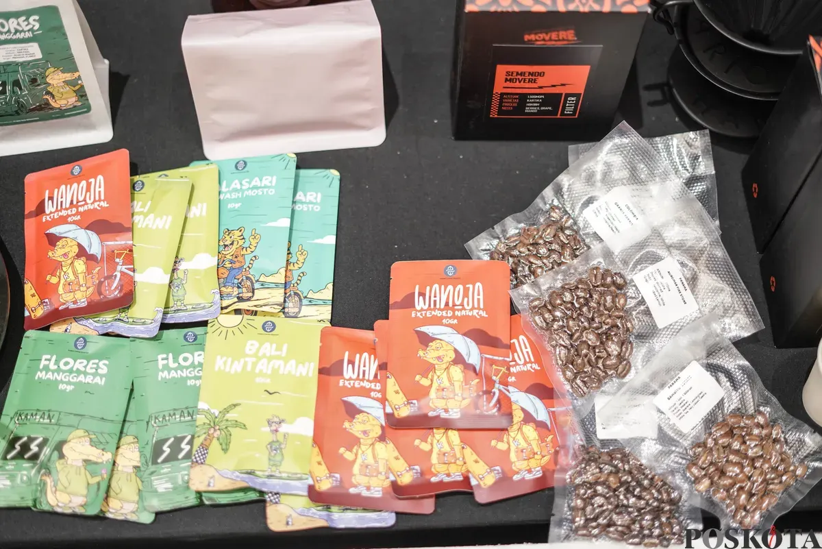 Aneka ragam kopi di Jakarta International Coffee Conference (JICC) di Gedung AA Maramis, Jakarta, Minggu, 9 November 2025. (Sumber: Poskota/Bilal Nugraha Ginanjar)