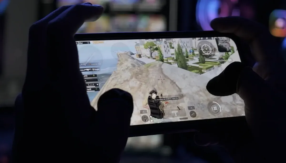 Game berat lancar, kantong tetap aman! Review lengkap 5 HP gaming 2 jutaan dengan spesifikasi dewa 2025. (Sumber: YouTube/Zendex)