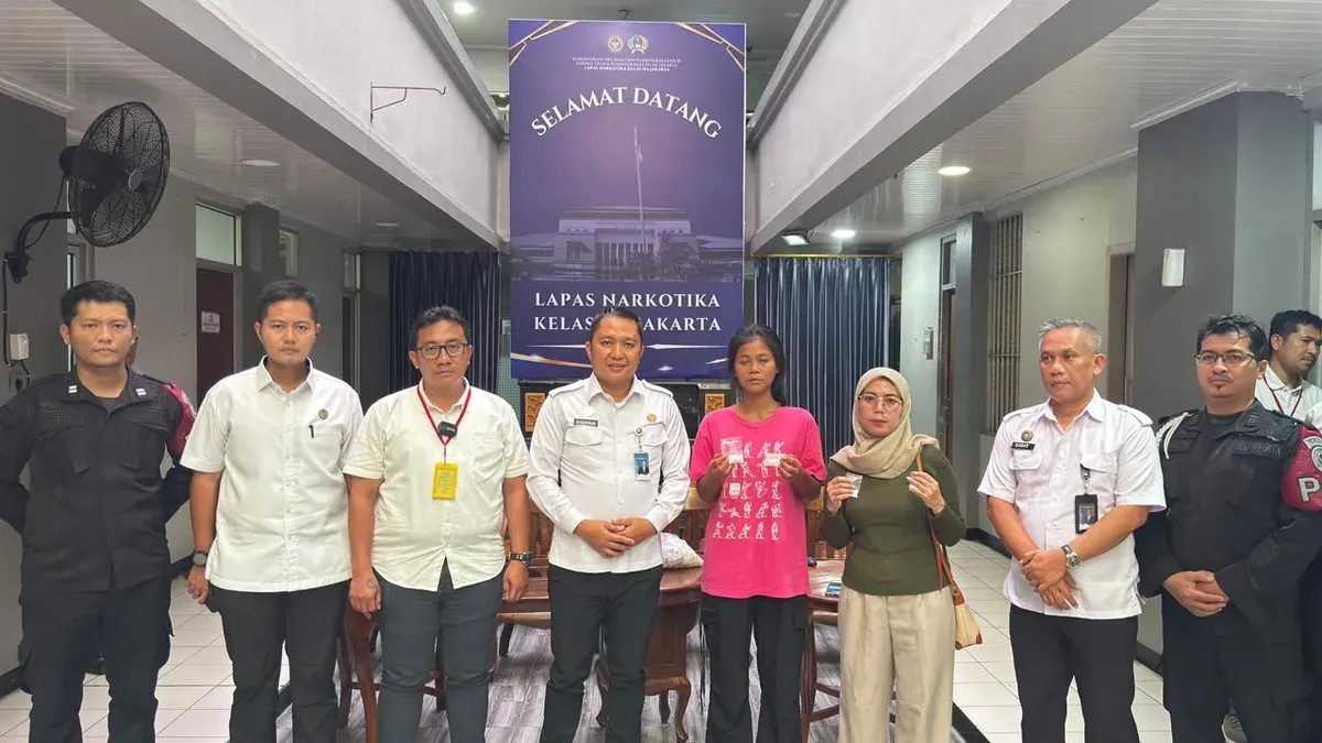 Petugas Lembaga Pemasyarakatan (Lapas) Narkotika Kelas IIA Jakarta kembali gagalkan upaya penyelundupan narkoba ke Lapas, Selasa, 11 November 2025. (Sumber: Lapas Narkotika Kelas IIA Jakarta)