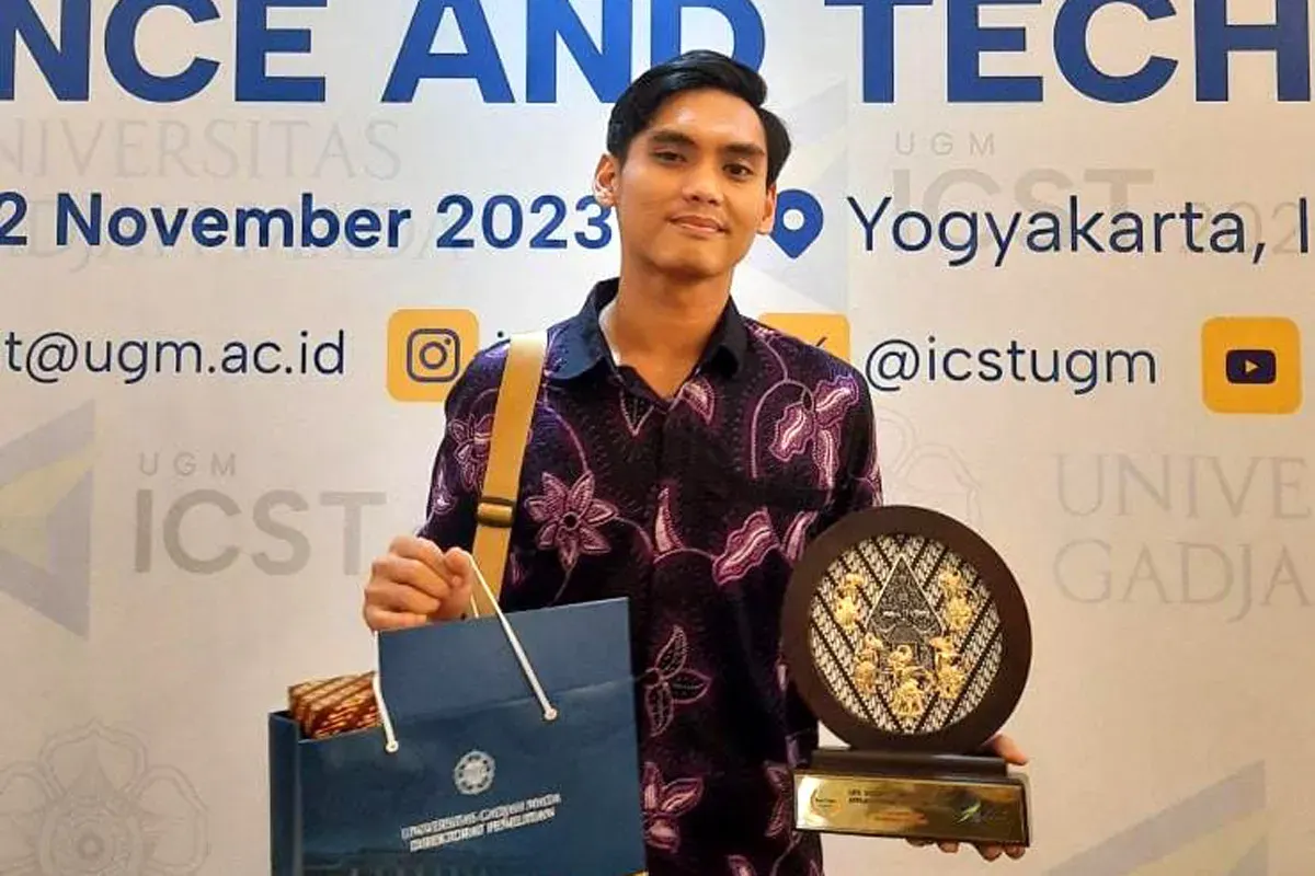 Rizky Aflaha, warga asal Kecamatan Tigaraksa, Kabupaten Tangerang berhasil meraih gelar Doktor termuda di UGM. (Sumber: Istimewa)