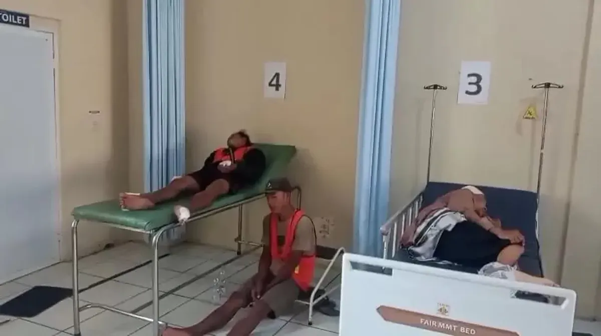 Tiga teknisi wifi tersengat listrik dan dirawat di RSUD Leuwiliang. (Sumber: Istimewa)