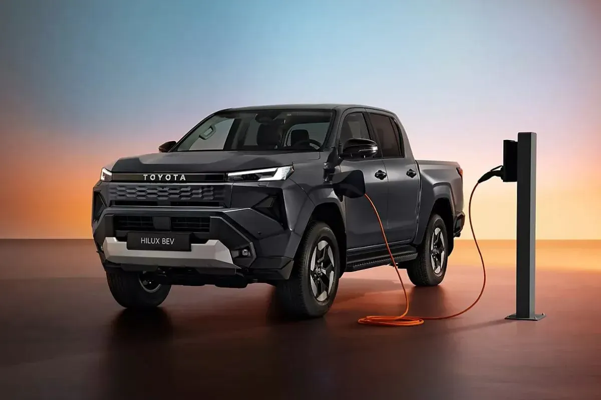 Mobil Toyota Hilux akan dimunculkan dalam model penggerak listrik dan hidrogen. (Sumber: Dok. Toyota Belanda)