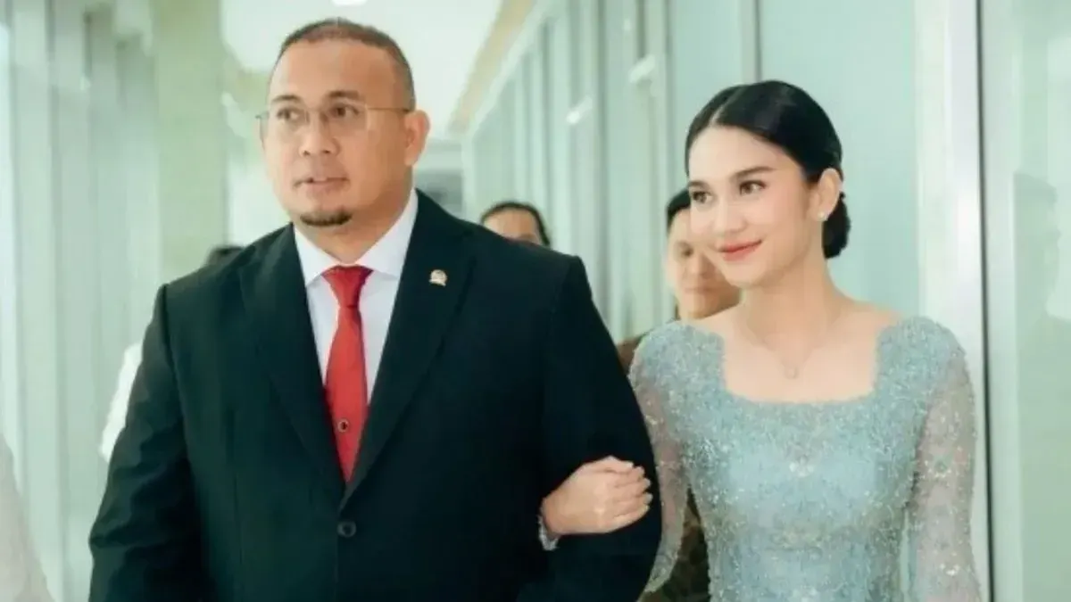 Andre Rosiade dengan anaknya Azizah Salsha (Sumber: Instagram)