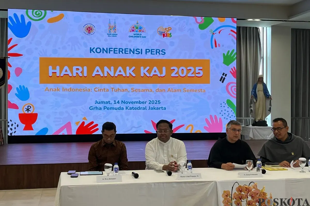 Konferensi pers Keuskupan Agung Jakarta (KAJ) di Gereja Katedral, Jakarta Pusat, Jumat, 14 November 2025. (Sumber: Poskota/Pandi Ramedhan)