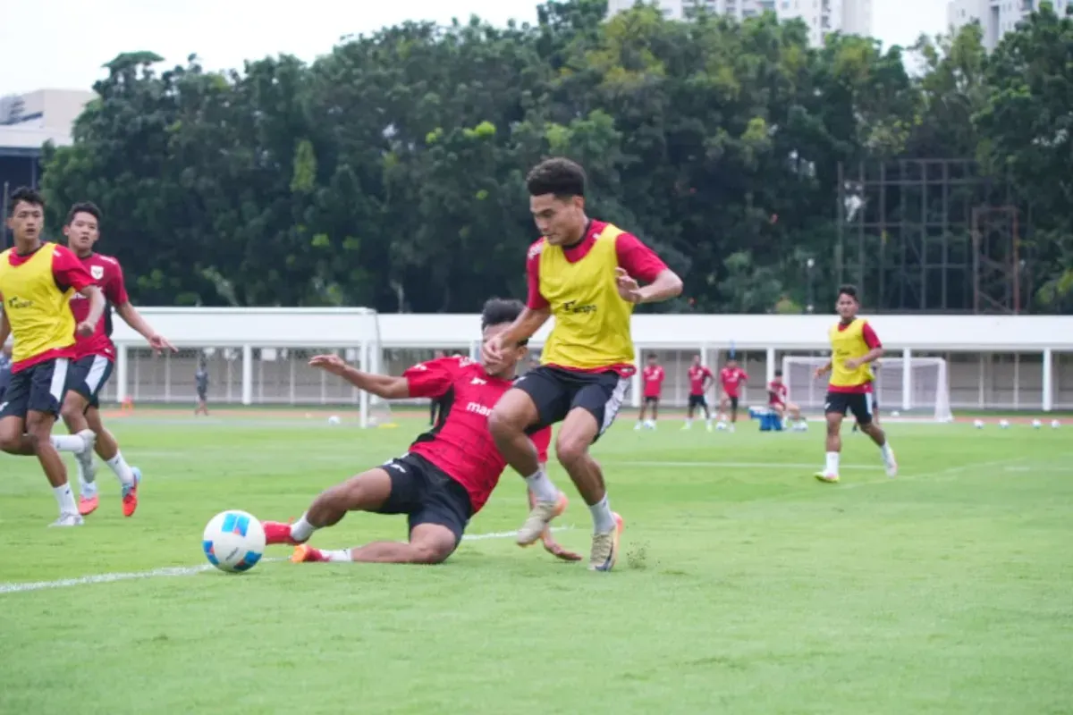 Potret pemain Timnas Indonesia U23 saat melakukan latihan persiapan melawan Mali. (Sumber: PSSI)