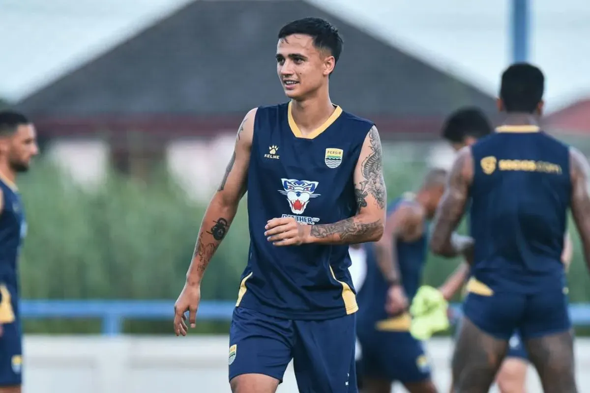 Eliano Reijnders habiskan waktu di jeda kompetisi bersama keluarga. (Sumber: Instagram)