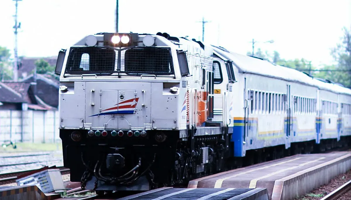 Ilustrasi, alat sambungan gerbong KA Majapahit lepas di Stasiun Pasar Senen. (Sumber: Dok PT KAI)