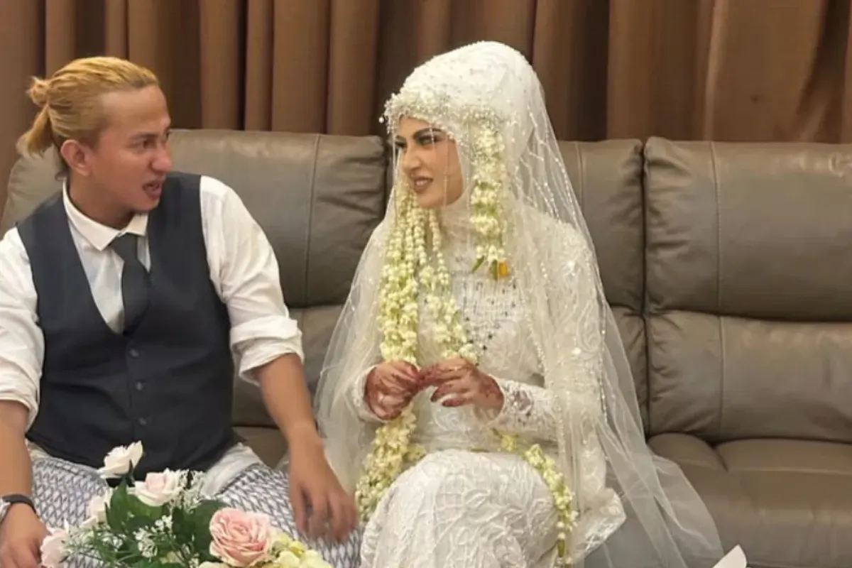 Potret pernikahan Habib Bahar bin Smith dengan Helwa Bachmid. (Sumber: Instagram/@helwabachmid_)