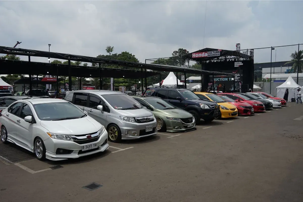 Honda Culture Indonesia Vol.2 resmi digelar di CIBIS Park, Jakarta, diwarnai perpaduan otomotif, lifestyle, dan kreativitas komunitas mobil Honda dari seluruh Indonesia. (Sumber: Dok. HPM)