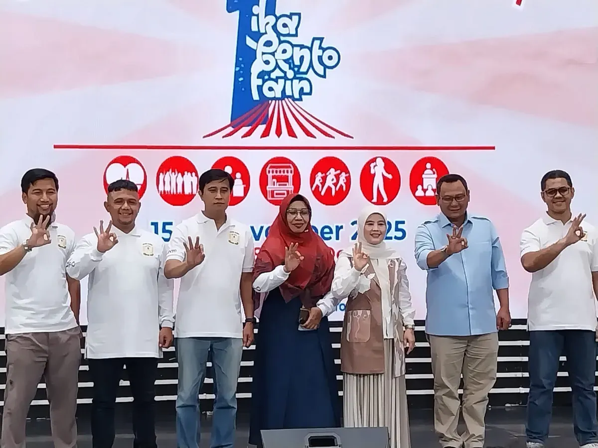 Ketua Dekranasda Kota Depok, Siti Barkah Hasanah (Cing Ikah) dalam acara Ikabento Fair di Pesona Square, Depok. (Sumber: Istimewa)